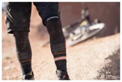 Fasthouse Hooper MTB Knee Pads -Puig Shop fasthouse hooper mtb knee pads black 2