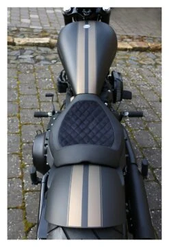 Kodlin USA Stretched Gas Tank For Harley Softail 2018-2023 -Puig Shop kodlin usa stretched gas tank for harley softail20182022 2