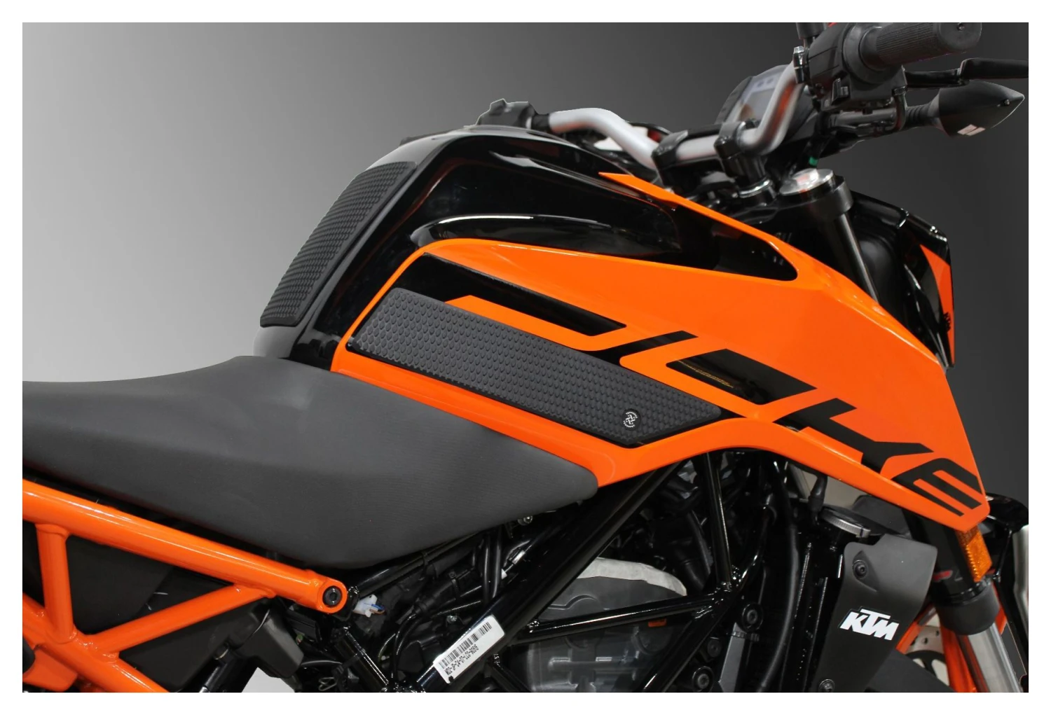 TechSpec XL2 Tank Pads KTM 200 Duke 2020-2023 6 TechSpec XL2 Tank Pads KTM 200 Duke 2020-2023 - Image 4