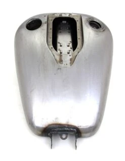 V-Twin Mfg. 5.1 Gallon Stock Style Tank For Harley FXDB / FXDWG 2010-2017 11 V-Twin Mfg. 5.1 Gallon Stock Style Tank For Harley FXDB / FXDWG 2010-2017 -Puig Shop v twin mfg stock tank51 g1017 fxdb fxdwg 3