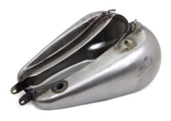 V-Twin Mfg. 5.1 Gallon Stock Style Tank For Harley FXDB / FXDWG 2010-2017 13 V-Twin Mfg. 5.1 Gallon Stock Style Tank For Harley FXDB / FXDWG 2010-2017 -Puig Shop v twin mfg stock tank51 g1017 fxdb fxdwg 5